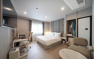 Busan Deokcheon Den Basta Hotel