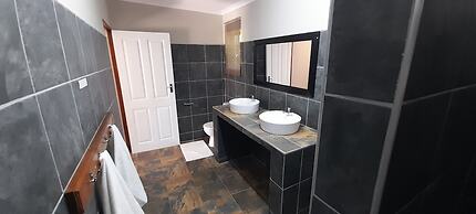 Ezulwini Game Lodge