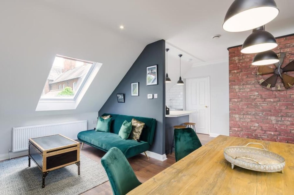 Time is Now! Beautiful Apartment in York