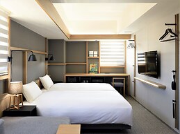Lamp Light Books Hotel Sapporo
