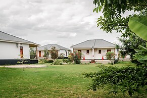 Moyoni Airport Lodge
