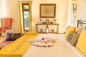 Moyoni Airport Lodge
