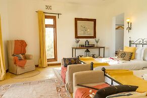 Moyoni Airport Lodge