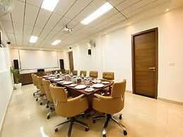 Sky Suites Huda City Center