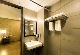 Sky Suites Huda City Center