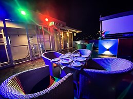 Sky Suites Huda City Center
