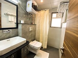 Sky Suites Huda City Center