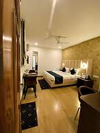 Sky Suites Huda City Center