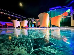 Sky Suites Huda City Center