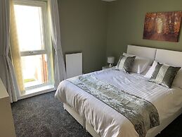 Toothbrush Apartments - 2 Bed 1 Bath Apt