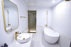 Den Basta Signature Hotel