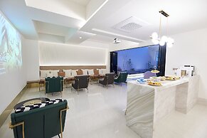 Den Basta Signature Hotel