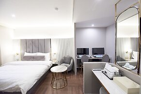 Den Basta Signature Hotel