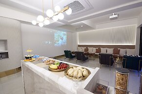 Den Basta Signature Hotel