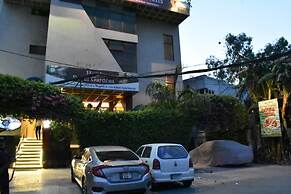 Hotel Royal Gardens Jail Road