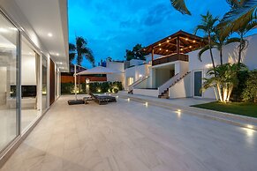 Sunset View Pool Villa