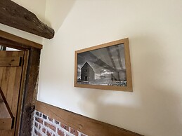 The Cow Shed - Sleeps 4, Parking & Pet Friendly