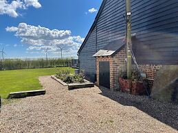 The Cow Shed - Sleeps 4, Parking & Pet Friendly