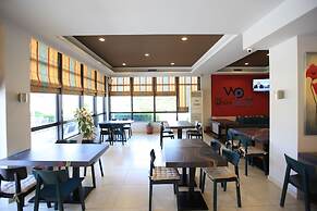 White Palace Hotel
