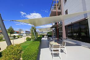 White Palace Hotel