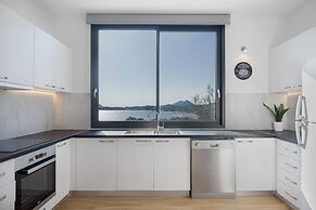 Sounio Black Villa