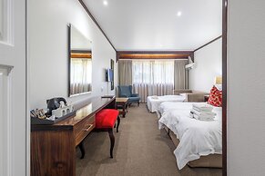 Knysna Log-Inn Hotel
