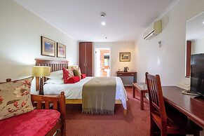 Knysna Log-Inn Hotel