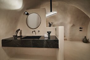 Divine Boutique Cave Experience