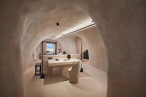 Divine Boutique Cave Experience