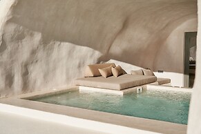 Divine Boutique Cave Experience