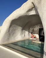 Divine Boutique Cave Experience