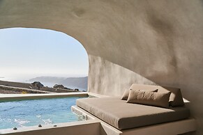 Divine Boutique Cave Experience