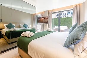 Omid Saldanha Hotel
