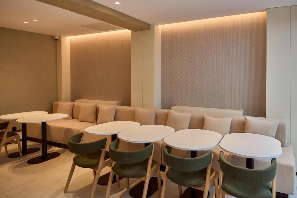 Omid Saldanha Hotel
