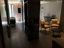 Omid Saldanha Hotel