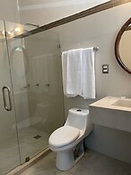 La Loma Suites
