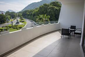 La Loma Suites