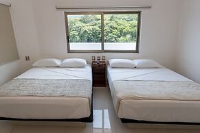 La Loma Suites