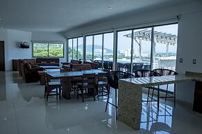 La Loma Suites