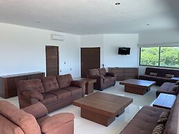 La Loma Suites