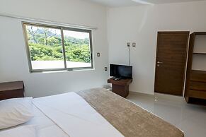 La Loma Suites