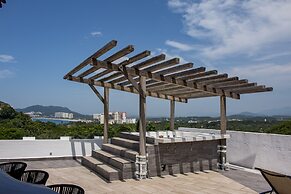 La Loma Suites