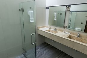 La Loma Suites