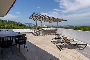 La Loma Suites