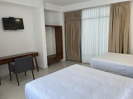 La Loma Suites