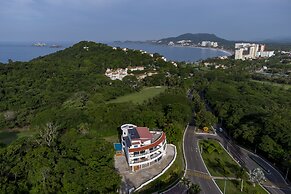 La Loma Suites