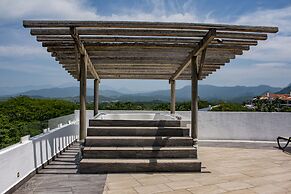 La Loma Suites