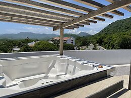 La Loma Suites