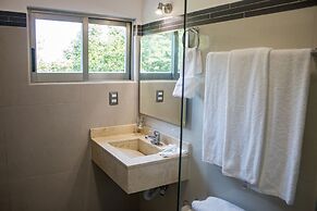 La Loma Suites