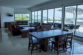 La Loma Suites